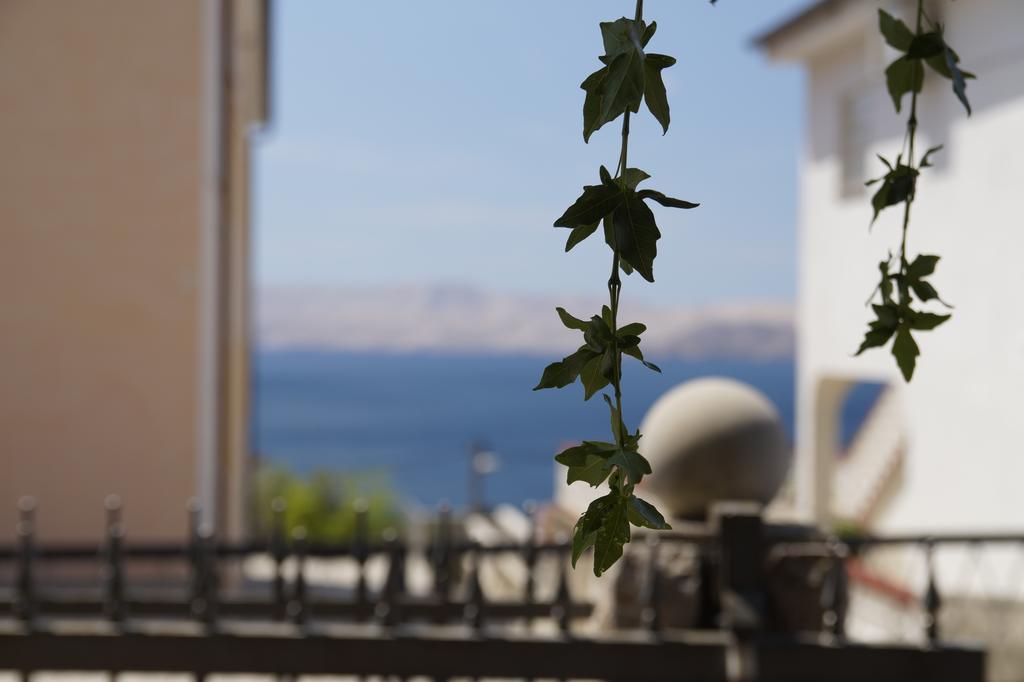 Apartmenthaus Hana Karlobag Esterno foto
