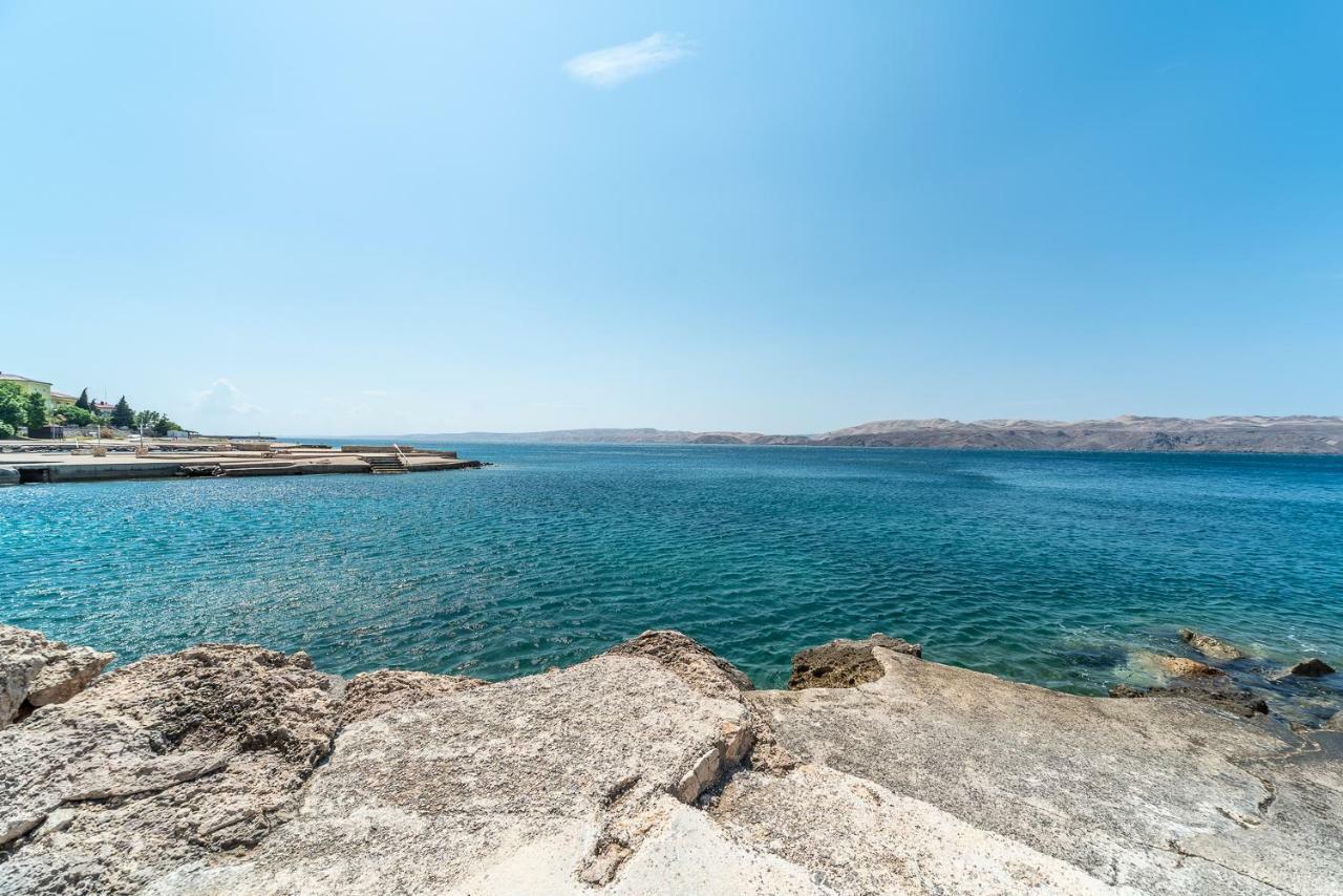 Apartmenthaus Hana Karlobag Esterno foto