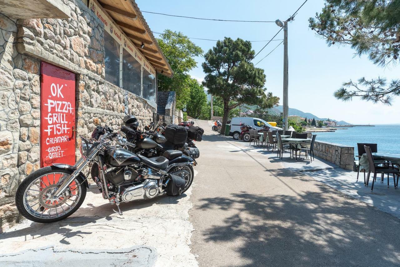Apartmenthaus Hana Karlobag Esterno foto